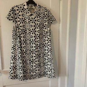 Yumi black and white floral dress. Lace overlay with slip. Size large/10.